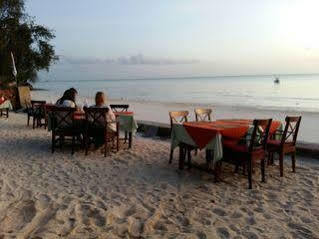 Swahili Villa Coco 2Br Apartment 700M To Beach Момбаса Екстер'єр фото